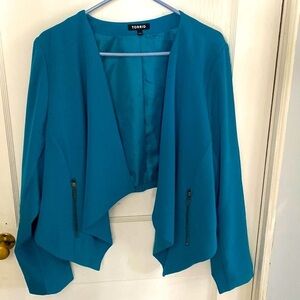 TORRID cutaway hi low blazer. Gorgeous teal color! NWOT!